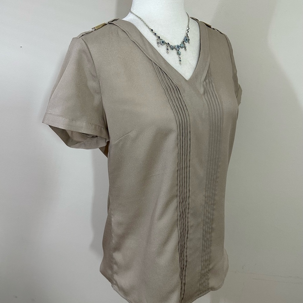 The Limited sz sm top silky feel semi dressy in a tan color